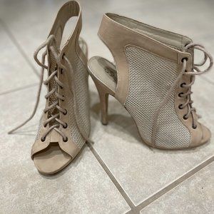 Women's Size 8 Nude Heel